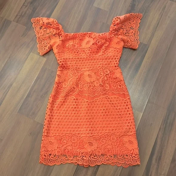 Lauren Ralph Lauren Lace Off The Shoulder Coral Color Dress, Lined Size 4 Petite - Picture 2 of 12